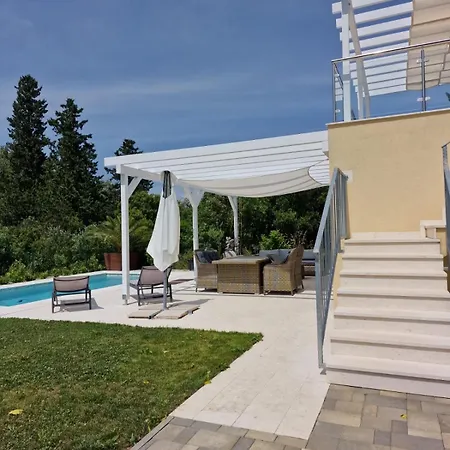Apartment Mit Pool *