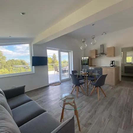 Apartment Mit Pool Bilice