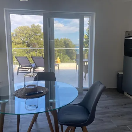Apartment Mit Pool Bilice